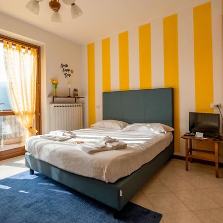 Happy Guest Apartments - Lake Panorama & Pool 里瓦迪索尔托 外观 照片